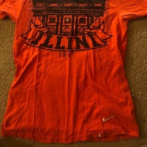 3/20$ nike Illini t shirts